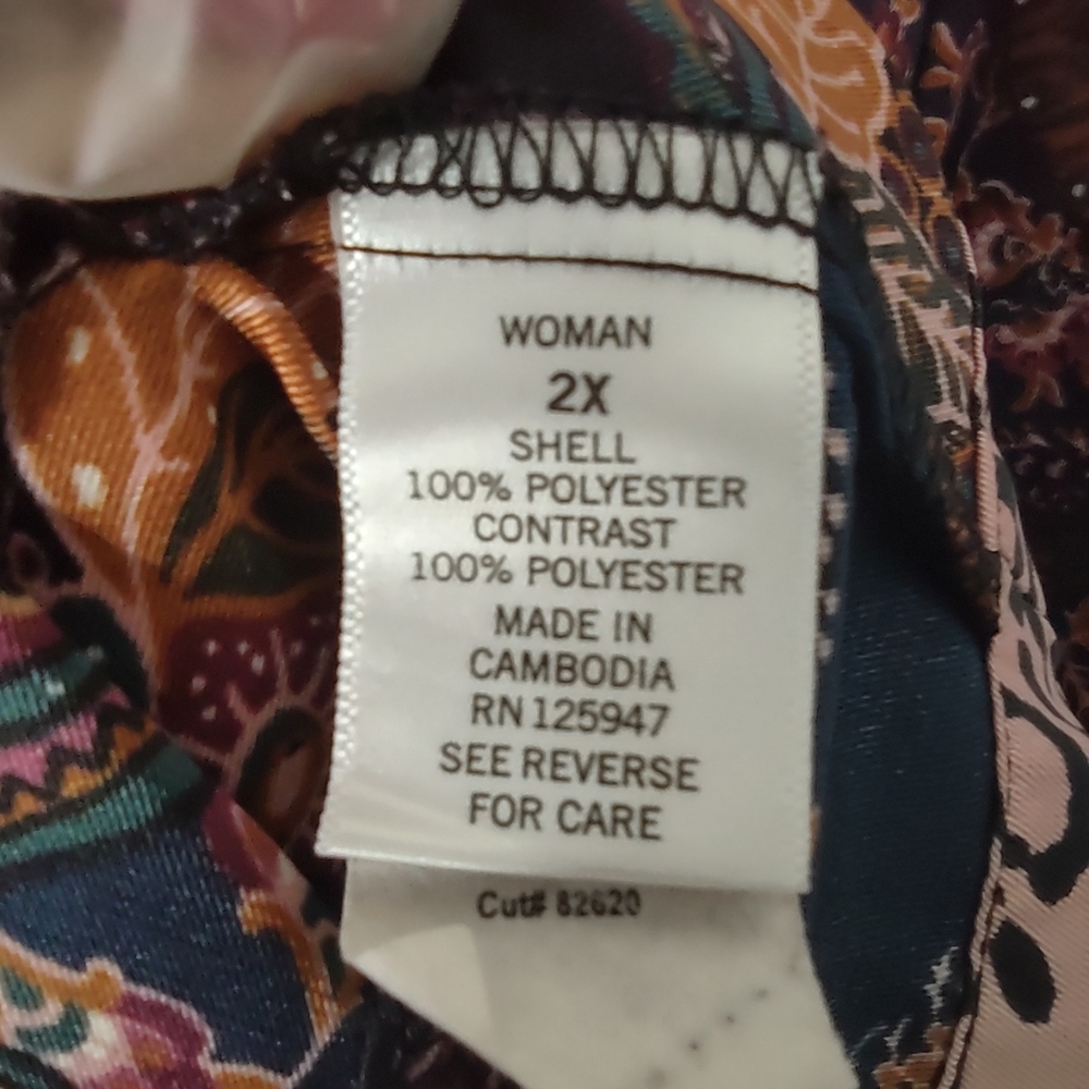 Multi print Plus Size blouse with tie at hip 2X - Picture 5 of 7